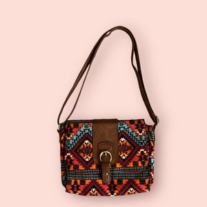 NWOT Adorable Brash Crossbody Purse with South Western Pattern